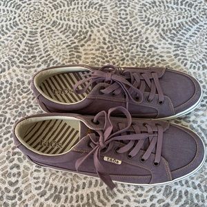 Taos Women’s Moc Star Mauve Sneaker 10.5